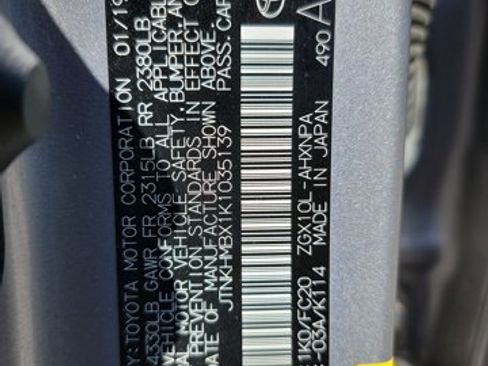 Used 2019 Toyota C-HR LE FWD image 21