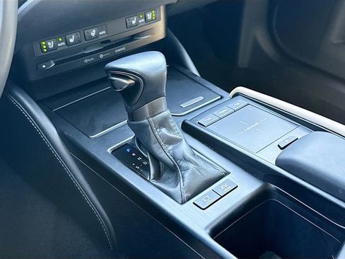 Used 2019 Lexus ES 300h FWD image 27