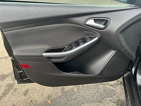 Used 2013 Ford Focus Titanium w/ Titanium Handling Pkg image 16
