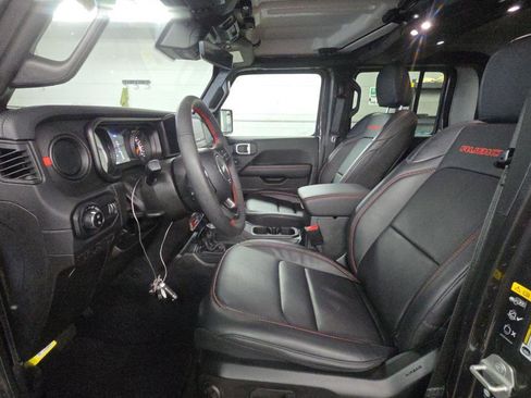 Used 2024 Jeep Gladiator Rubicon w/ Technology Group image 5