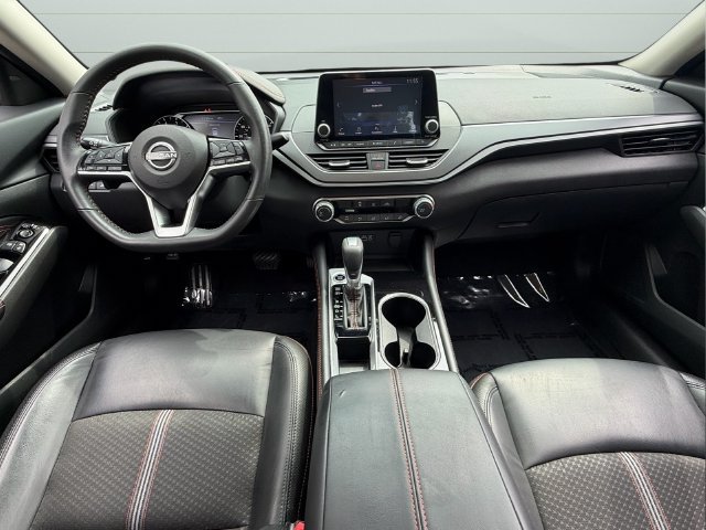 Used 2023 Nissan Altima 2.5 SR FWD image 13