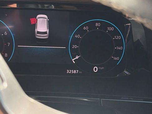 Used 2025 Volkswagen Atlas SE FWD image 4