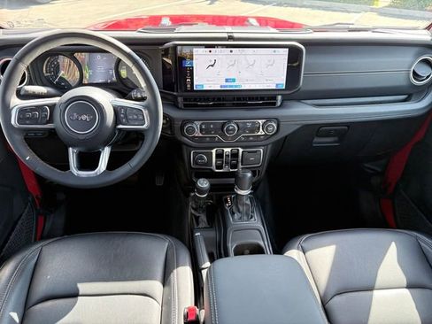Used 2024 Jeep Wrangler Unlimited Sahara w/ Technology Group AWD/4WD image 10