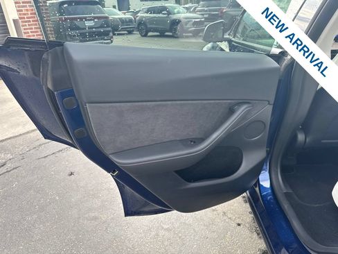 Used 2023 Tesla Model Y Performance AWD/4WD image 15