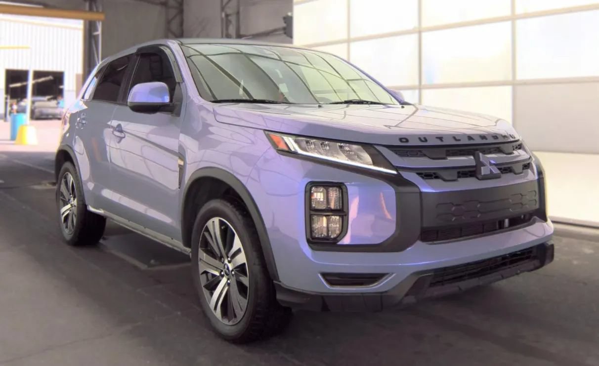 Used 2023 Mitsubishi Outlander Sport AWD image 2