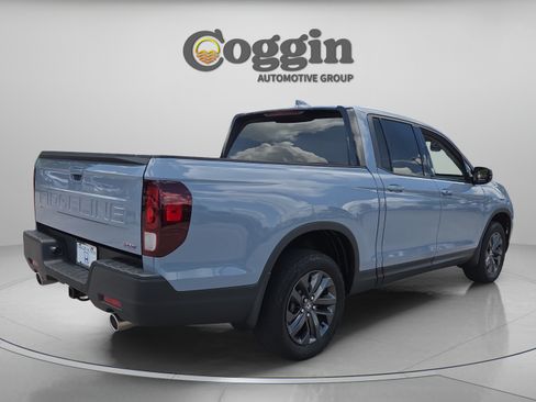Used 2025 Honda Ridgeline Sport image 5