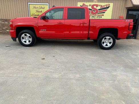 Used 2018 Chevrolet Silverado 1500 LT w/ Texas Edition image 5