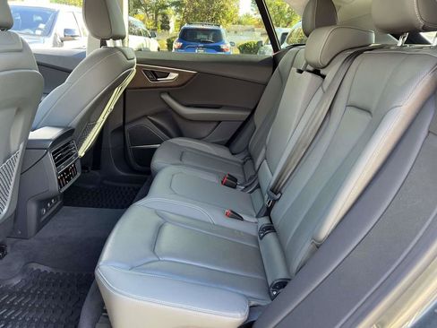 Used 2020 Audi Q8 Premium Plus w/ Premium Plus Package image 17