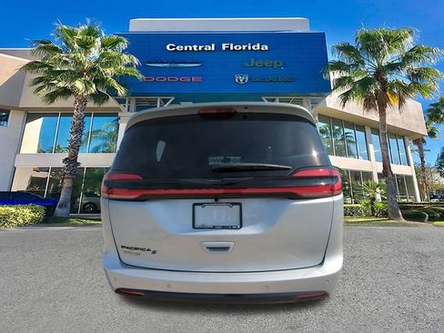 New 2026 Chrysler Pacifica Select w/ S Appearance Package FWD image 6