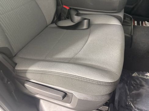 Used 2022 RAM 2500 Big Horn w/ Cold Weather Group image 28