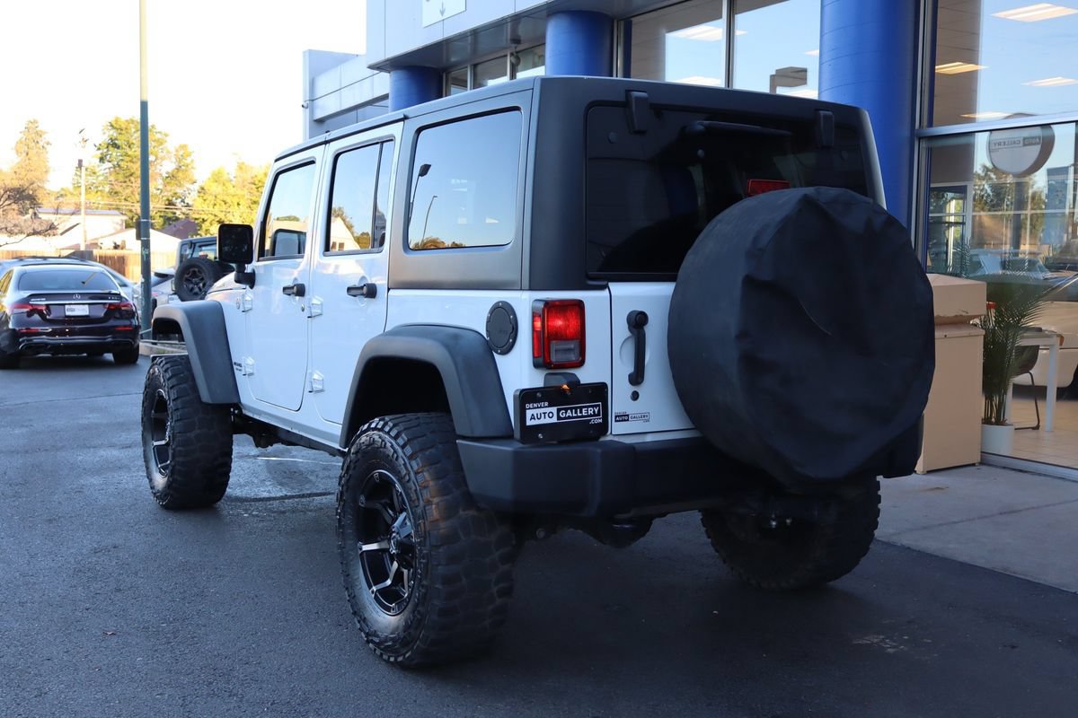 Used 2015 Jeep Wrangler Unlimited Rubicon w/ Connectivity Group AWD/4WD image 3