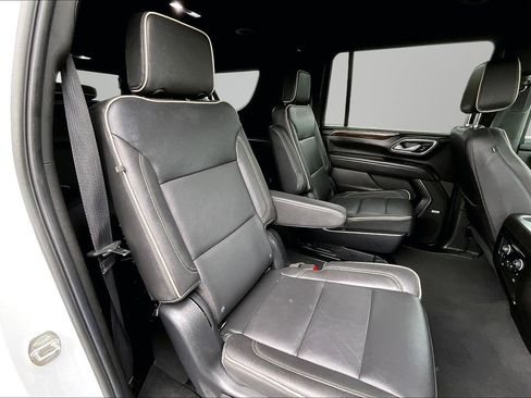Used 2023 Chevrolet Suburban Premier AWD/4WD image 17