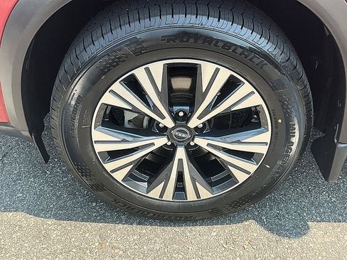 Certified 2023 Nissan Rogue SV w/ SV Premium B Package FWD image 8