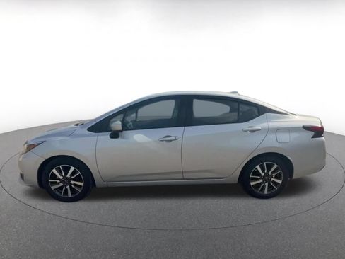 Used 2025 Nissan Versa SV FWD image 9