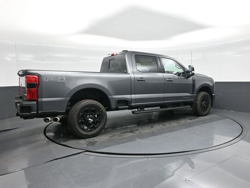 New 2026 Ford F250 Lariat w/ Black Appearance Package AWD/4WD image 9