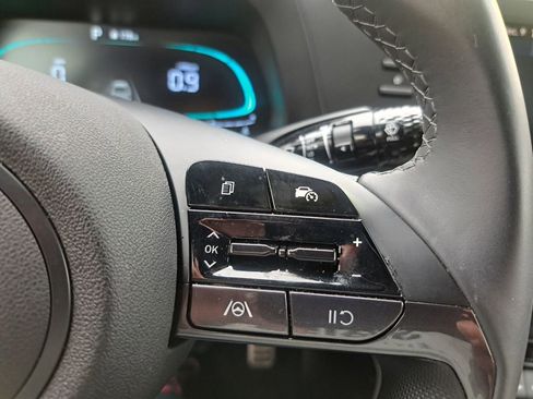 Used 2025 Hyundai Elantra Sport image 13