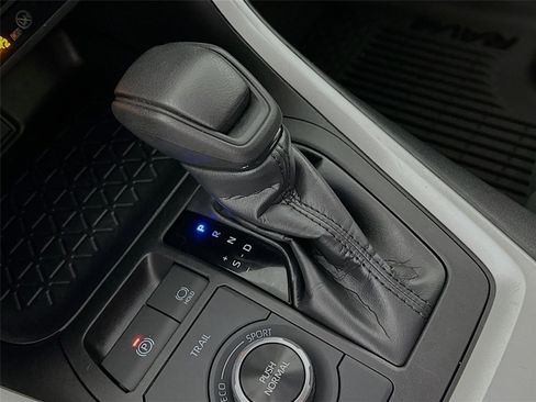 Certified 2025 Toyota RAV4 LE image 15