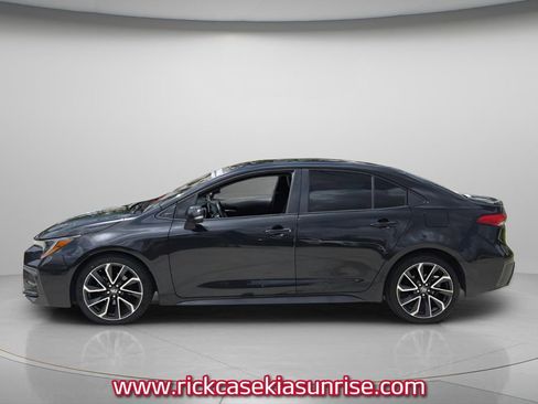 Used 2020 Toyota Corolla XSE FWD image 3
