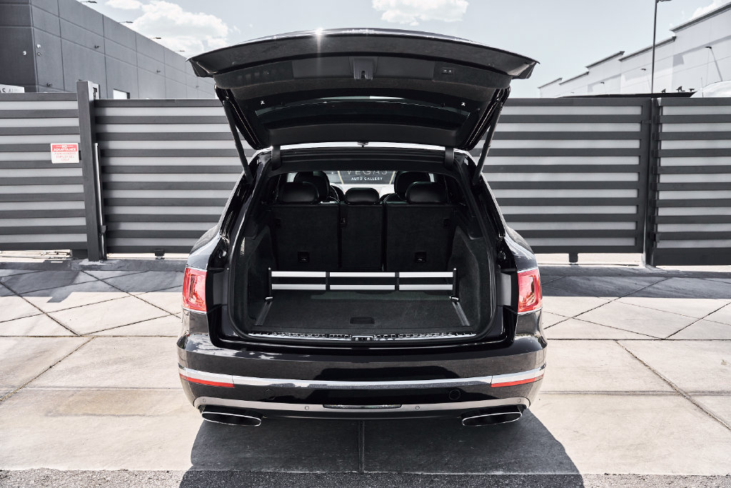 Used 2017 Bentley Bentayga AWD/4WD image 15