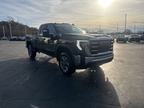 New 2026 GMC Sierra 2500 SLE image 4
