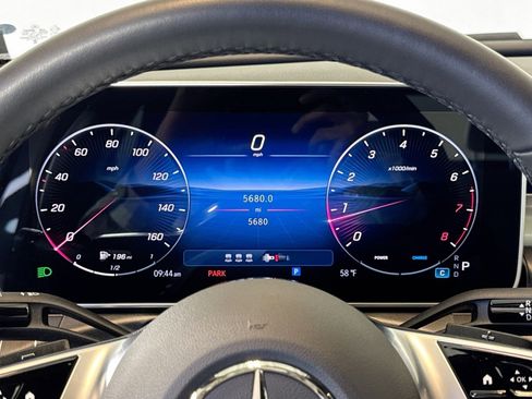 Used 2025 Mercedes-Benz C 300 Sedan image 12