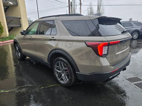 New 2026 Ford Explorer ST-Line w/ ST-Line Street Pack image 7