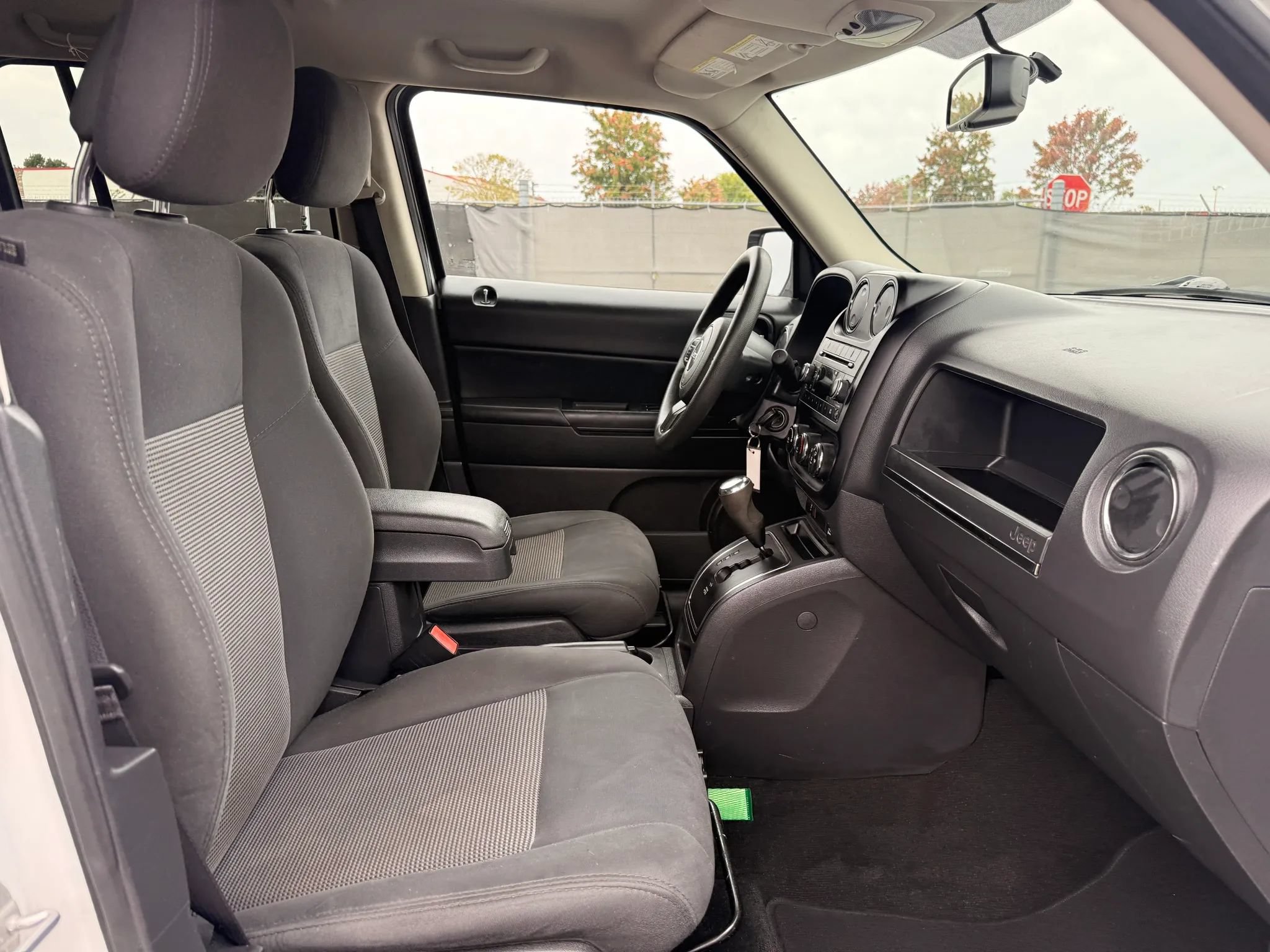 Used 2016 Jeep Patriot Sport w/ Power Value Group FWD image 17