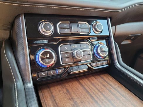 Used 2024 GMC Yukon XL Denali Ultimate w/ LPO, Floor Liner Package AWD/4WD image 31