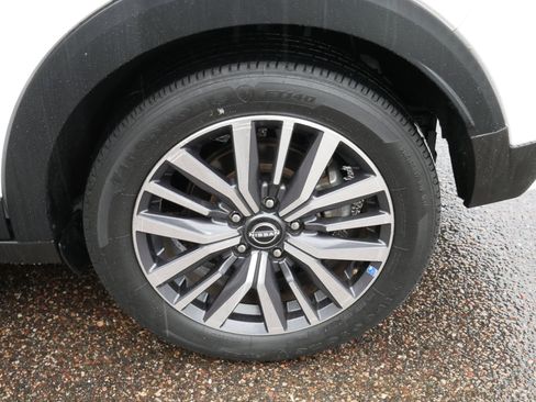 Certified 2024 Nissan Kicks SV image 15