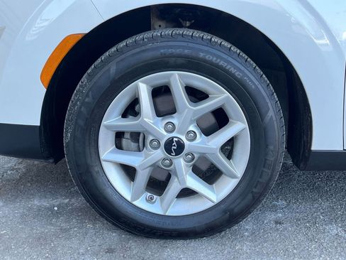 Used 2025 Kia Soul LX w/ LX Technology Package image 27