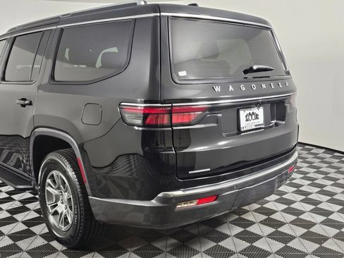 Used 2022 Jeep Wagoneer Series I AWD/4WD image 13