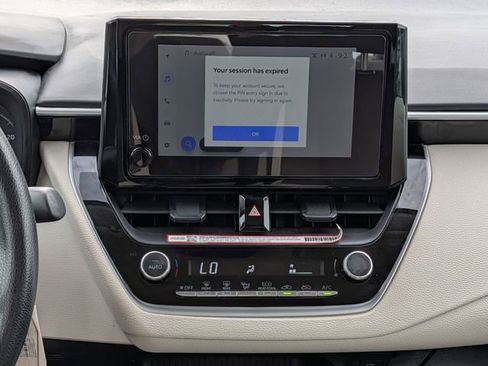 Used 2025 Toyota Corolla LE FWD image 15