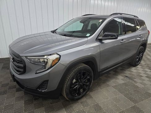 Used 2021 GMC Terrain SLE w/ Elevation Edition image 8
