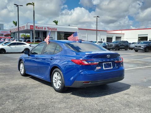Used 2025 Toyota Camry LE w/ Convenience Package image 9