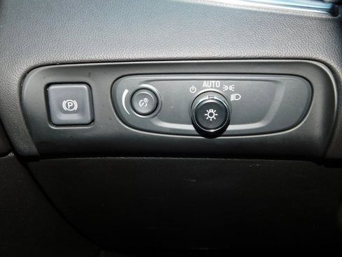 Used 2021 Buick Enclave Essence w/ Sport Touring Edition image 33