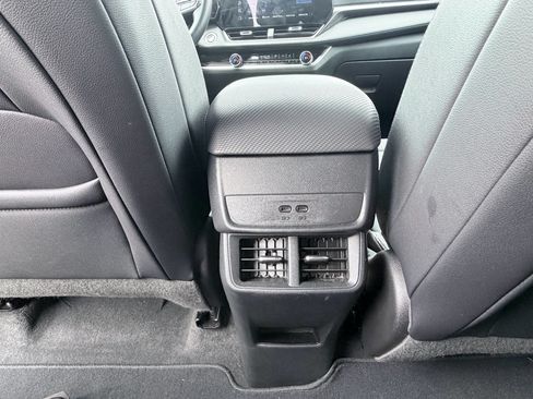 Used 2026 Chevrolet Equinox LT w/ Convenience Package II FWD image 27