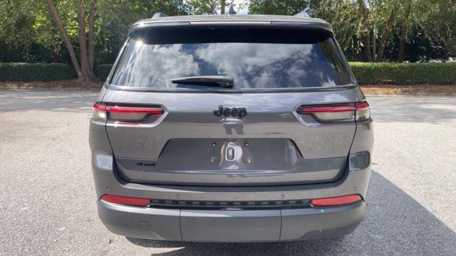 Used 2023 Jeep Grand Cherokee L Laredo AWD/4WD image 8