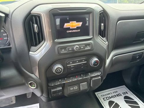 Used 2025 Chevrolet Silverado 1500 Custom Trail Boss AWD/4WD image 14