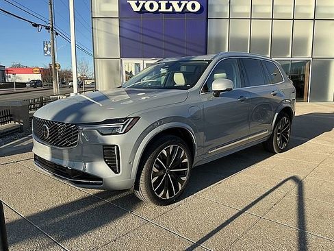 New 2026 Volvo XC90 T8 Ultra w/ Protection Package Premier image 3