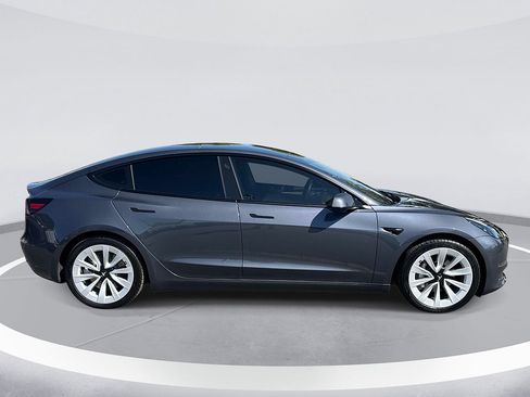 Used 2023 Tesla Model 3 Standard Range RWD image 3