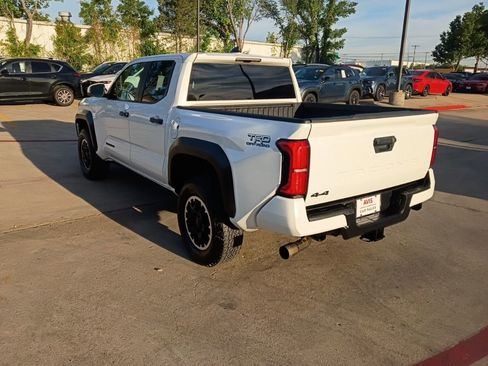 Used 2024 Toyota Tacoma TRD Off-Road image 12
