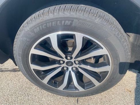 Used 2025 Ford Explorer ST-Line AWD/4WD image 8