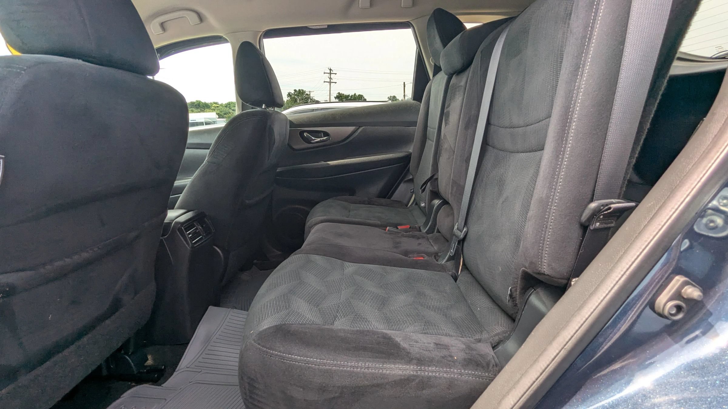Used 2016 Nissan Rogue S AWD/4WD image 12