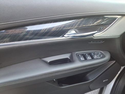 Used 2020 Cadillac XT6 Premium Luxury image 17