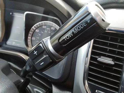 Used 2018 Nissan Titan SV RWD image 13