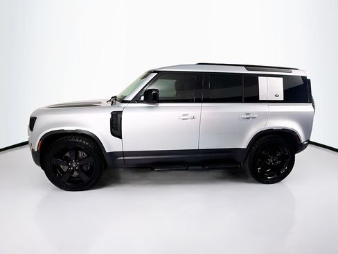 Certified 2023 Land Rover Defender 110 SE AWD/4WD image 8