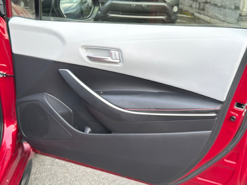 Used 2025 Toyota Corolla SE FWD image 12