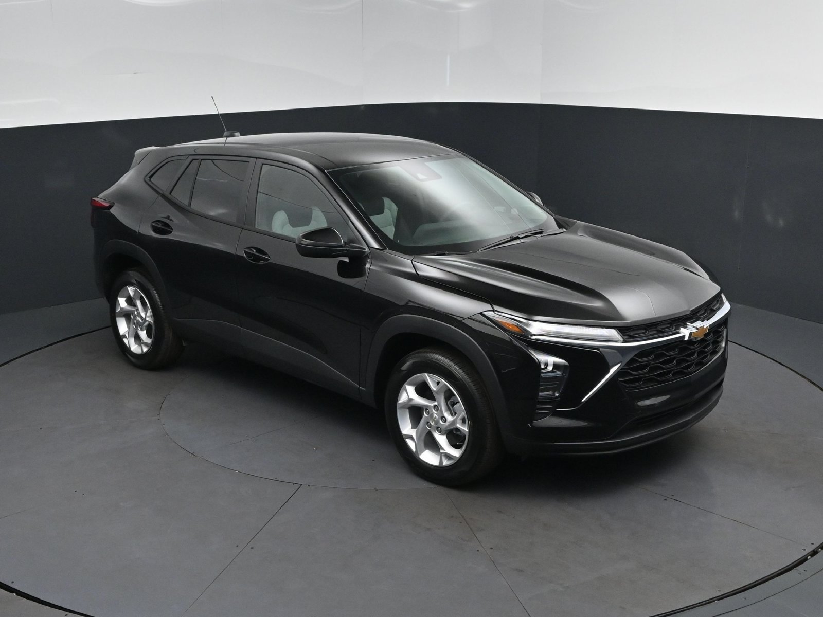 New 2026 Chevrolet Trax LS w/ LS Convenience Package FWD image 36