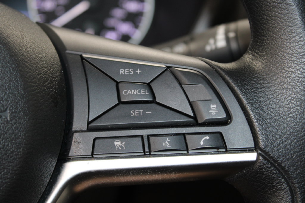 Used 2025 Nissan Sentra SV FWD image 34