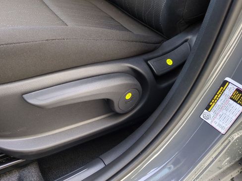 New 2026 Hyundai Venue SE image 15